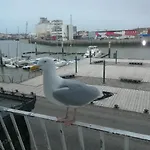 Sur Le Port Les Sables-dʼOlonne