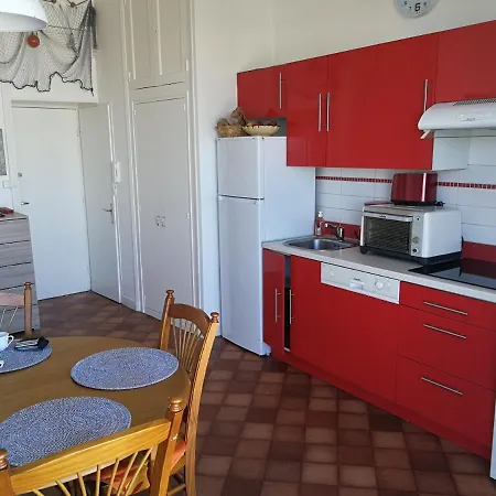 Sur Le Port 아파트