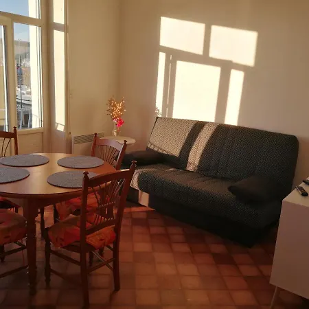 Sur Le Port Les Sables-dʼOlonne