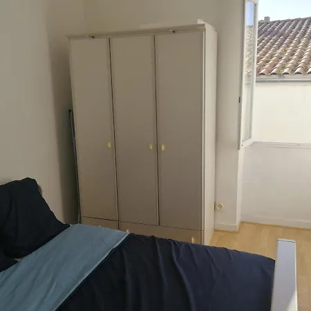 Sur Le Port 莱萨布勒-多洛讷